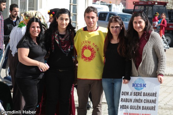 Şemdinli'de 'Kadınlar Günü' coşkuyla kutlandı: FOTO: Mesut KAZAK