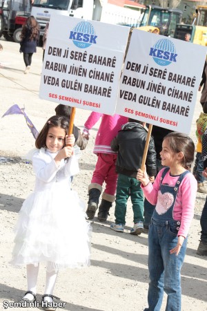 Şemdinli'de 'Kadınlar Günü' coşkuyla kutlandı: FOTO: Mesut KAZAK