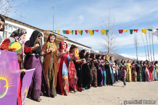 Şemdinli'de 'Kadınlar Günü' coşkuyla kutlandı: FOTO: Mesut KAZAK