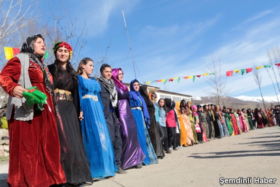 Şemdinli'de 'Kadınlar Günü' coşkuyla kutlandı: FOTO: Mesut KAZAK