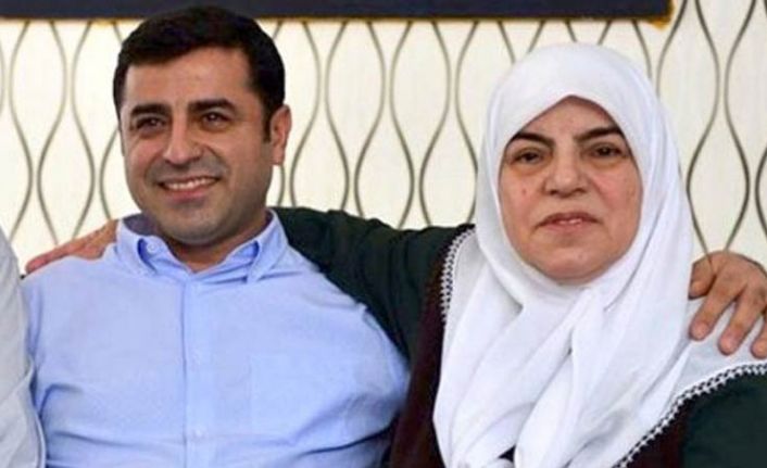 Selahattin Demirtaş annesinin rahatsızlığı nedeniyle Diyarbakır'a getirildi