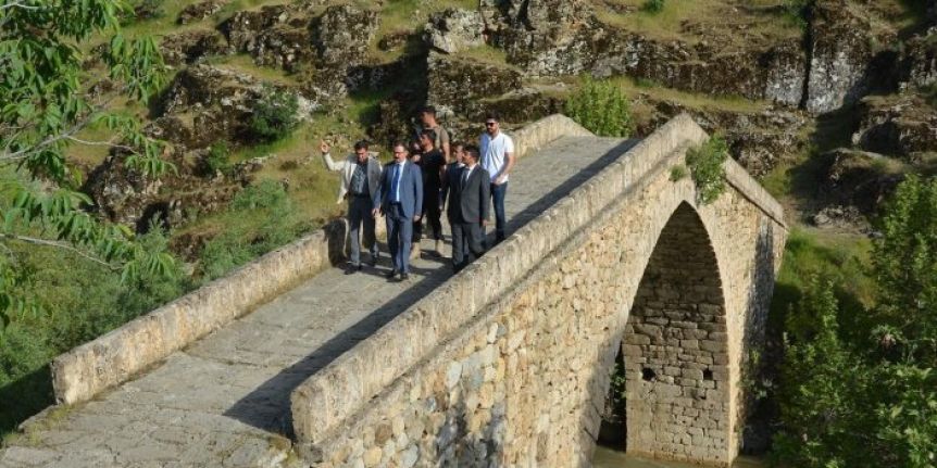 Kaymakam Ateş Nehri'de incelemelerde bulundu