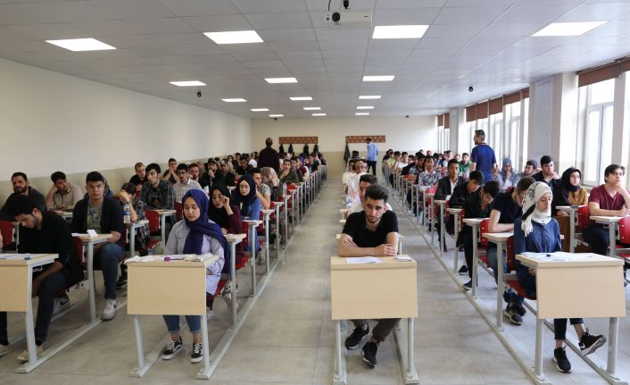 Van Büyükşehir Belediyesi'nden üniversite öğrencilerine burs desteği