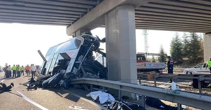 Ankara'da yolcu otobüsü, üst geçidin ayağına çarptı: 9 ölü, 27 yaralı