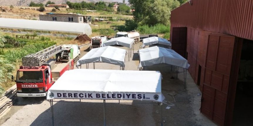 Derecik Belediyesi ilçede 5 taziye çadırı kurdu