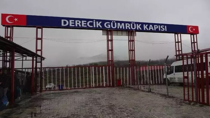 Derecik sınır kapısı hafta sonu geçişlere açık olacak