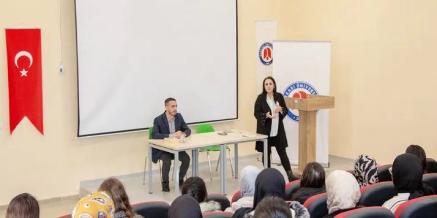 Hakkari Üniversitesi'nde Yazma ve Okuma Atölyeleri düzenlendi