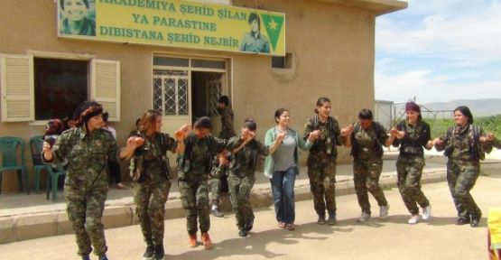 15 kürt ve arap kadını YPJ saflarında