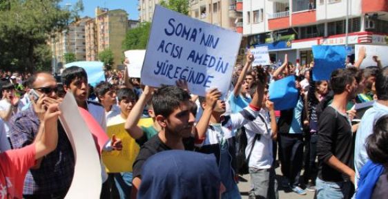 Amed'de binlerce kişi Soma için yürüdü