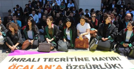 Avukatlar İmralı tecridini protesto etti