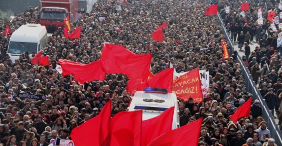 Berkin'e veda eden insan selinden kareler...