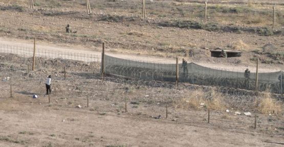 Binlerce kişi Gökkan'a destek için sınıra yürüyor