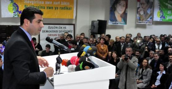 Demirtaş: Hocanın bedduası savcılara talimattır