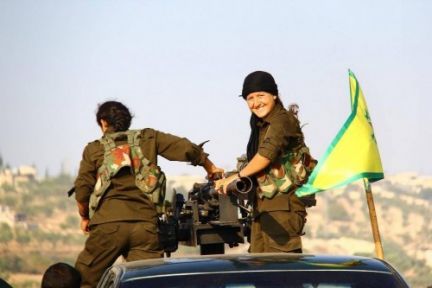 Eylemciler sınırı aşıp YPG/YPJ savaşçılarına ulaştı