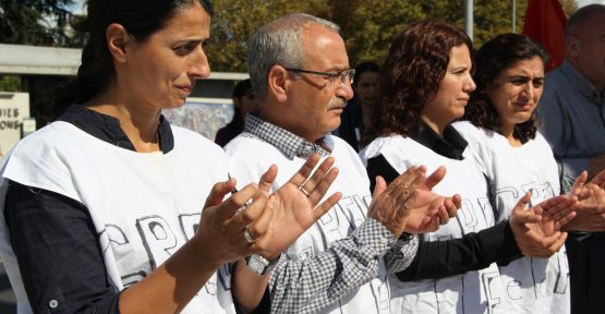 HDP'li vekillerin Cenevre'deki eylemleri sürüyor