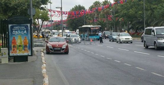 İstanbul Emniyeti önünde şüpheli araç alarmı