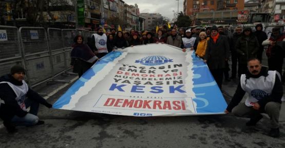 KESK 'OHAL değil demokrasi' mitingi düzenledi 