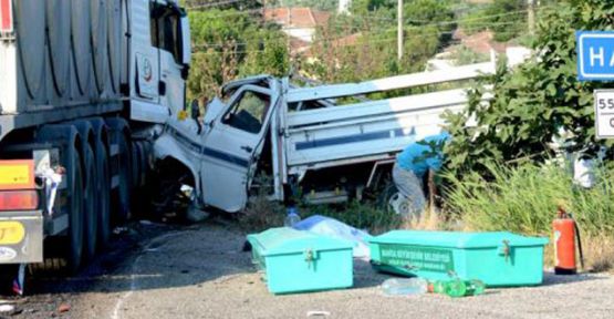 Manisa'da hayatını kaybeden tarım işçileri toprağa verildi