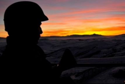 Siirt'te bir asker arkadaşını silahla vurdu