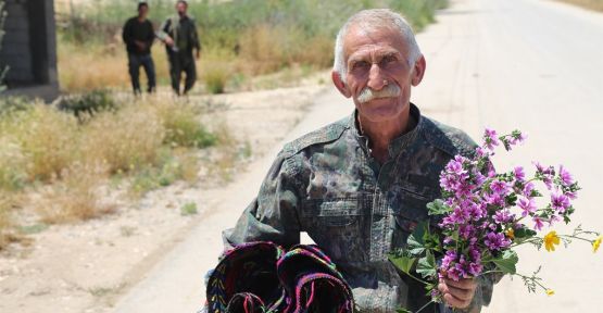 Sinoplu Arnavut YPG'li: Gelin, devrimi birlikte inşa edelim