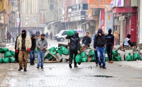 Yüksekova'da yine gerginlik çıktı