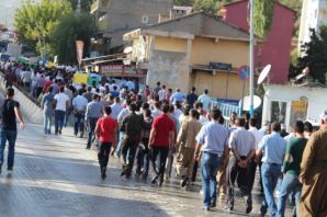 Şemdinli'de Yüzlerce Kişi Kobanê İçin Yürüdü