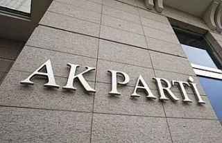 AK Parti'de 21 il başkanı görevden alındı