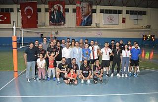 Şemdinli'de Kaymakamlık Voleybol Turnuvası...