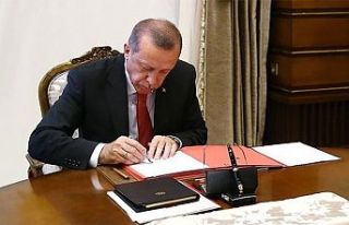 Erdoğan birçok üst düzey bürokratı görevden...