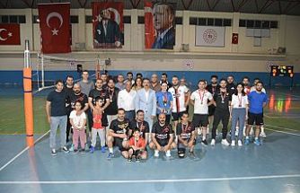 Şemdinli'de Kaymakamlık Voleybol Turnuvası Sona Erdi