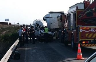 Adana’da TIR ile servis minibüsü çarpıştı; 4 ölü, 6 yaralı